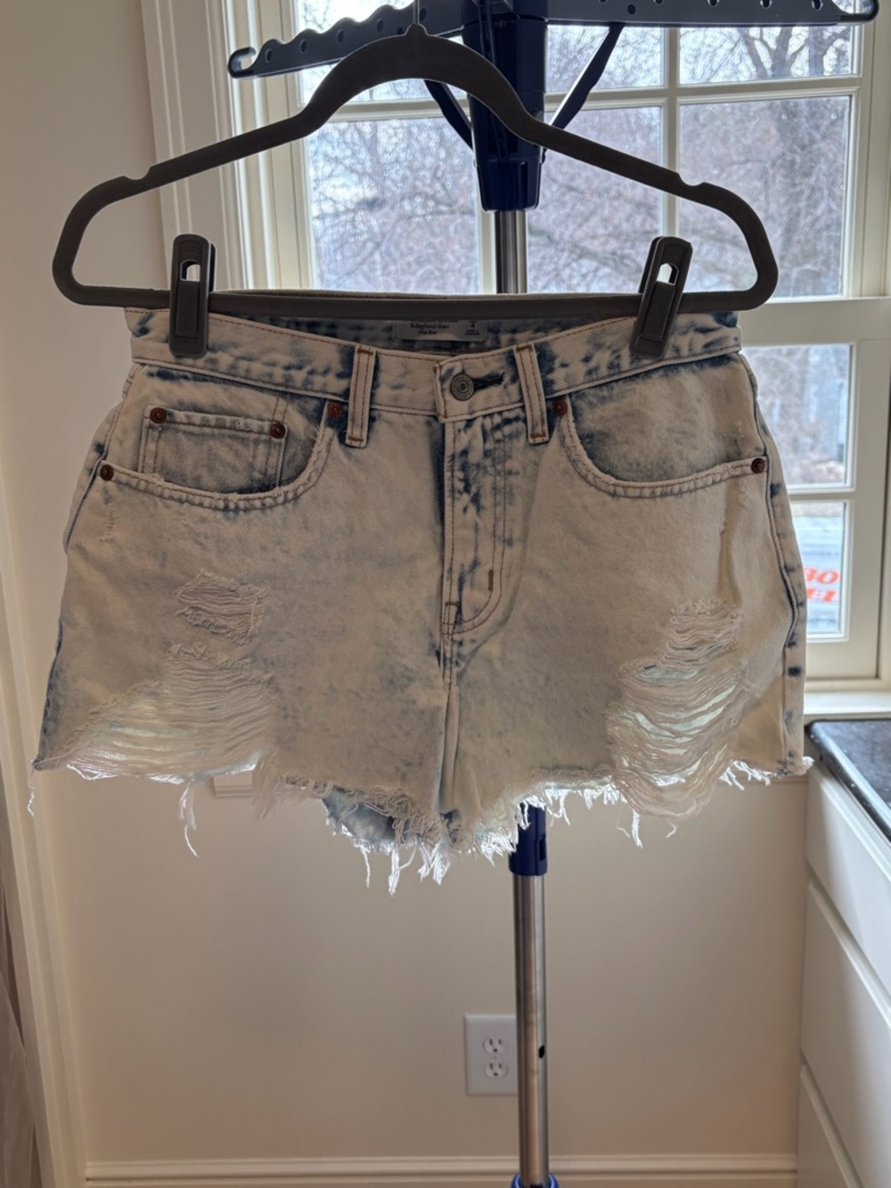 Abercrombie & Fitch Acid Wash Curve Love Distressed Denim Shorts | Size: 27 / 4
